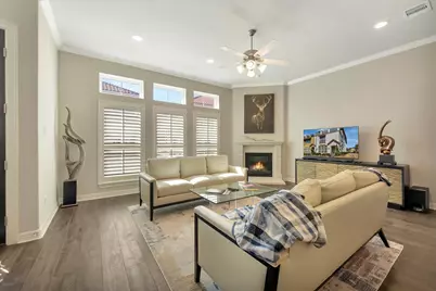 6 W Oaks Drive, Houston, TX 77058 - Photo 10