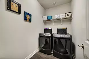 6 W Oaks Dr, Houston, TX 77058 - Photo 22