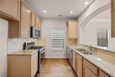 2915 Clinton Drive, Houston, TX 77020 - Photo 2