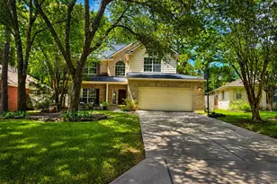 167 N Wynnoak Cir, The Woodlands, TX 77382 - Photo 2