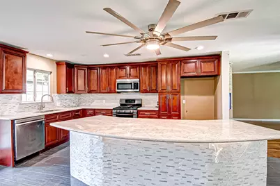 4804 Saxon Street, Bellaire, TX 77401 - Photo 16