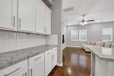 5403 Holguin Hollow Street, Houston, TX 77023 - Photo 22