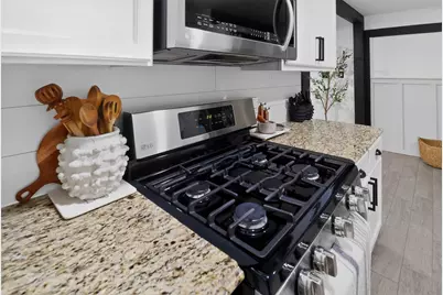 8935 Glen Shadow Drive, Houston, TX 77088 - Photo 12