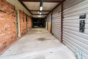 8935 Glen Shadow Dr, Houston, TX 77088 - Photo 26