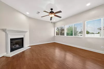 6247 Settlers Lake Circle E, Katy, TX 77449 - Photo 4