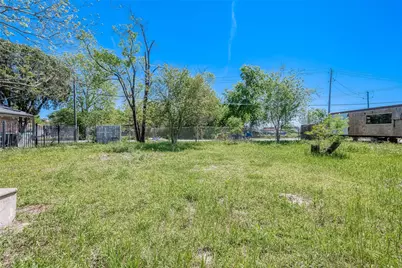 5525 Liberty Road, Houston, TX 77026 - Photo 1