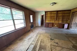 806 E 1st, Hughes Springs, TX 75656 - Photo 4