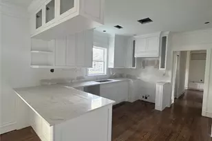 1208 Caplin St, Houston, TX 77022 - Photo 8