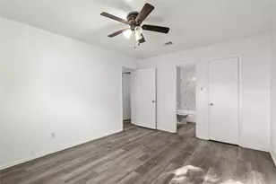 10027 Towne Mist Dr, Sugar Land, TX 77498 - Photo 18