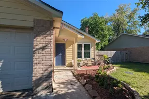 10027 Towne Mist Dr, Sugar Land, TX 77498 - Photo 2