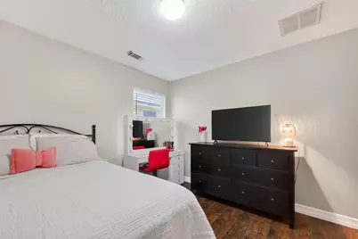 9507 Almond Glen Court, Houston, TX 77044 - Photo 14