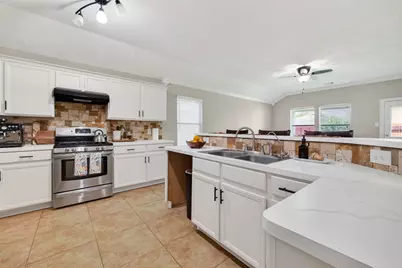 9507 Almond Glen Court, Houston, TX 77044 - Photo 6