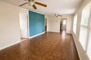 313 Magnolia St, West Columbia, TX 77486 - Photo 2