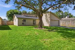 466 El Toro Ln, Webster, TX 77598 - Photo 2