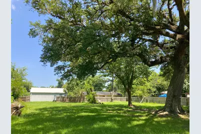 125 Shady Lane, West Columbia, TX 77486 - Photo 2