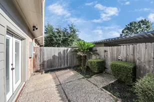7545 Brompton St, Houston, TX 77025 - Photo 32