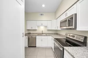 7545 Brompton St, Houston, TX 77025 - Photo 10