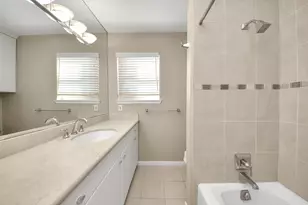 7545 Brompton St, Houston, TX 77025 - Photo 26