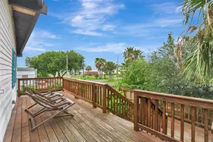 1035 16th St, Dickinson, TX 77539 - Photo 2