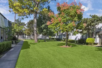 10147 Beekman Place Drive, Houston, TX 77043 - Photo 18