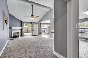 2410 Sherwood Hollow Ln, Houston, TX 77339 - Photo 10