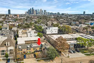 1817 Commonwealth St, Houston, TX 77006 - Photo 2