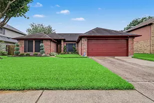 4802 Stonebridge St, Baytown, TX 77521 - Photo 2