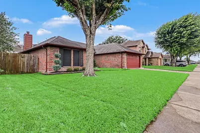 4802 Stone Bridge Street, Baytown, TX 77521 - Photo 4