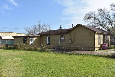 22 N Avenue D, Freeport, TX 77541 - Photo 1
