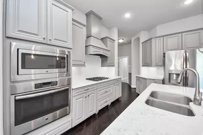 6243 Garden Lakes Lane, Sugar Land, TX 77479 - Photo 8