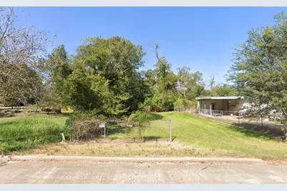 355 E Simmons Street, Beaumont, TX 77703 - Photo 1