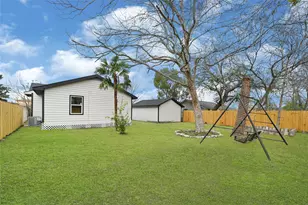 1912 Maryland St, Baytown, TX 77520 - Photo 18