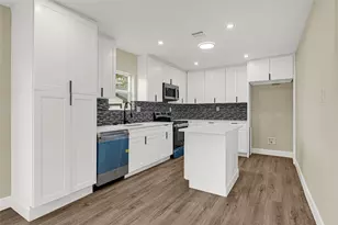 1912 Maryland St, Baytown, TX 77520 - Photo 4