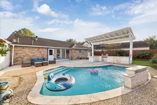 10402 Huntington Point Dr, Houston, TX 77099 - Photo 16