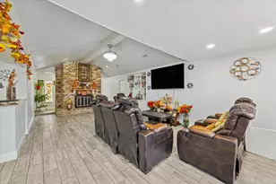 10402 Huntington Point Dr, Houston, TX 77099 - Photo 6