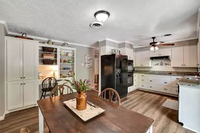 202 W Limit Street, Madisonville, TX 77864 - Photo 12