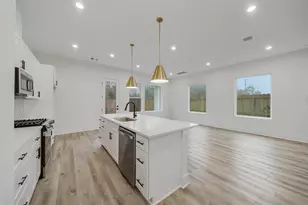 7709 Inwood Grv Ln, Houston, TX 77088 - Photo 10