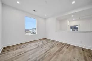 7709 Inwood Grv Ln, Houston, TX 77088 - Photo 14