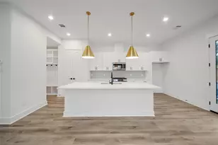 7709 Inwood Grv Ln, Houston, TX 77088 - Photo 6