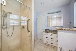5627 Bough Ct, Houston, TX 77092 - Photo 12