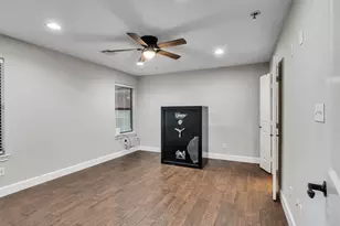 1010 Kilgore Rd, Baytown, TX 77520 - Photo 16