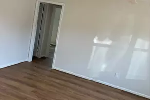 8167 Redfern Dr, Houston, TX 77033 - Photo 10