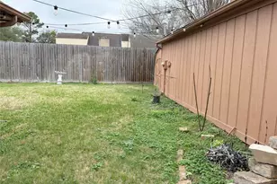 9002 Sabastian Dr, Houston, TX 77083 - Photo 16