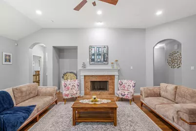 7 Caelin Court, The Woodlands, TX 77382 - Photo 8