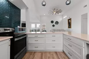 16627 Jamaica Beach Rd, Galveston, TX 77554 - Photo 10