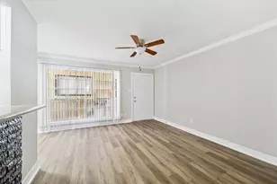 201 Emerson St, Houston, TX 77006 - Photo 2