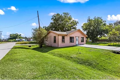 3201 Avenue F, Dickinson, TX 77539 - Photo 1