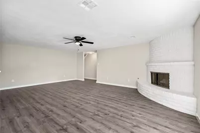 9110 Vickijohn Drive, Houston, TX 77031 - Photo 8