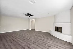 9110 Vickijohn Dr, Houston, TX 77031 - Photo 8