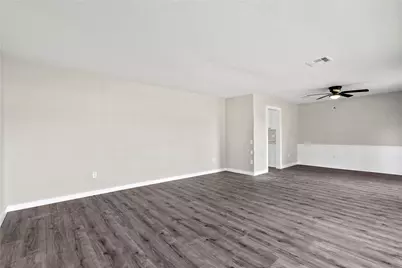 9110 Vickijohn Drive, Houston, TX 77031 - Photo 10